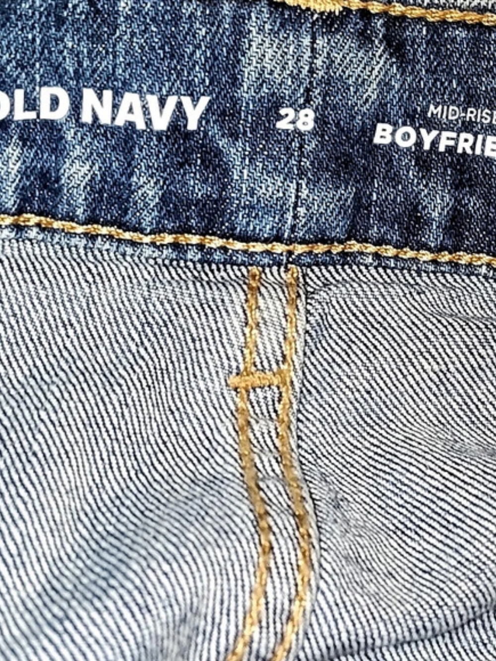 NWT Old Navy Mid-Rise Boyfriend Ankle Distressed Jeans Women's Plus Size 28 - Picture 3 of 8